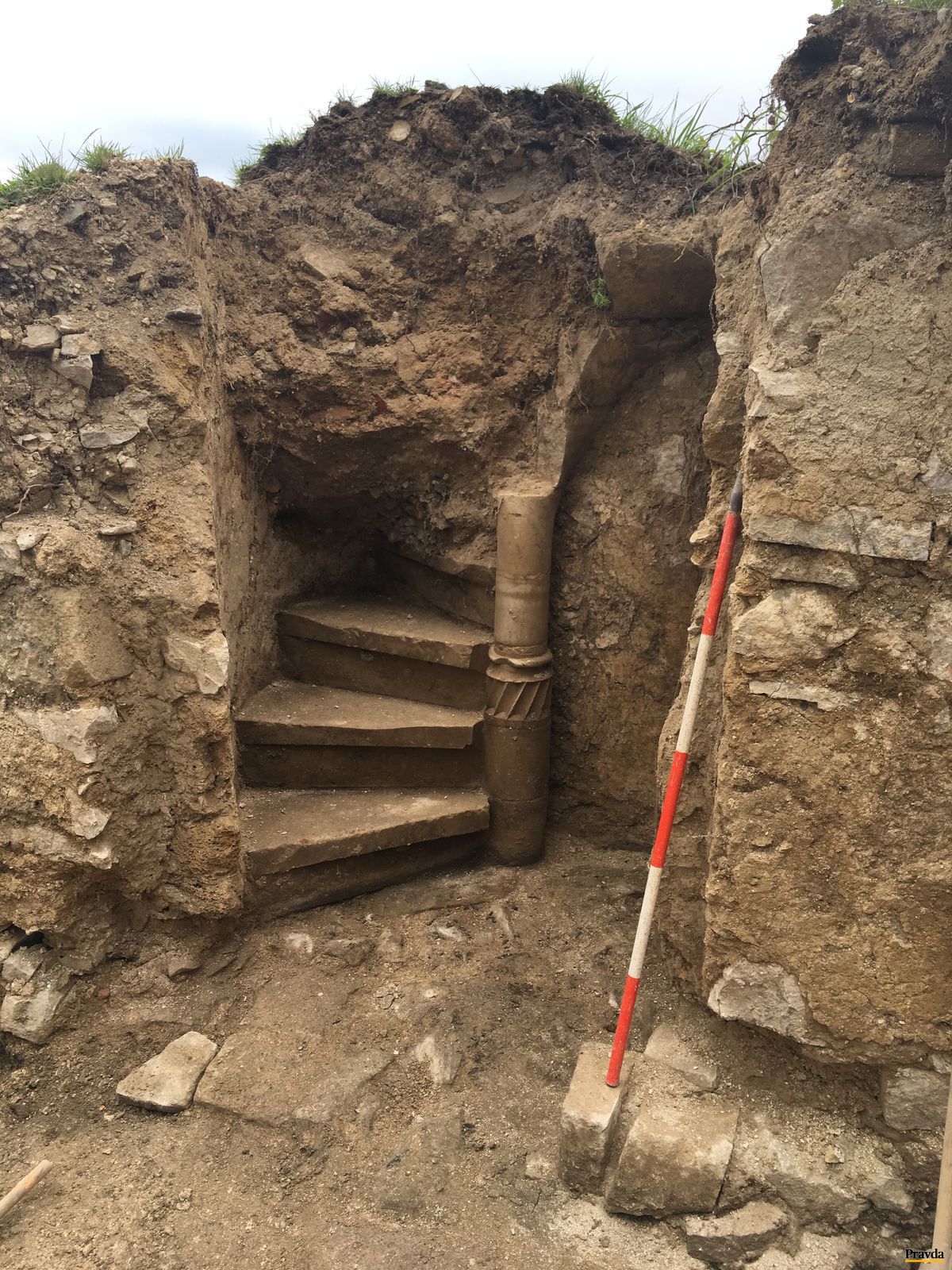 Schodisko, ktoré odkryli archeológovia.