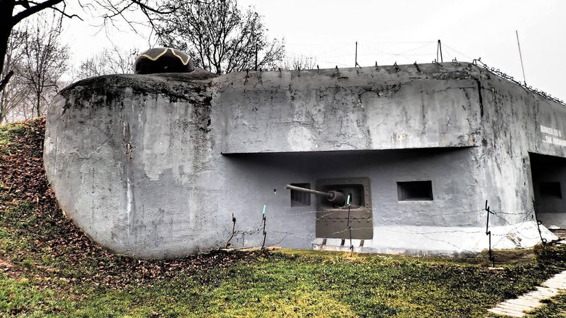 Obnovený vojenský bunker BS–8.