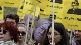 Tisíce ľudí demonštrovalo vo Francúzsku proti krajnej pravici