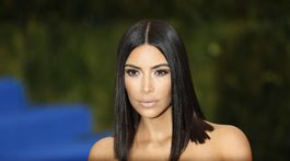 Kim Kardashian prišla v kreácii Vivienne Westwood
