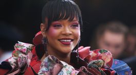 Speváčka Rihanna bola neprehliadnuteľná. 