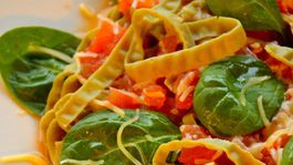 Ľahká večera po tréningu? Zvoľte proteínové cestoviny s omáčkou