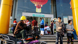 Čínsku strednú triedu strašia hypotéky a školné