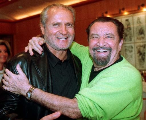 Gianni Versace (vľavo) a francúzsky choreograf...