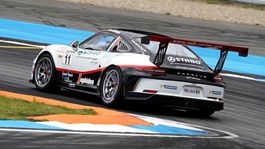 Gonda upútal v Porsche Carrera Cupe