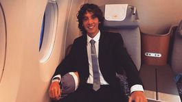 Práca snov: 20-ročný mladík cestuje po svete, testuje sedadlá lietadiel a pije šampanské