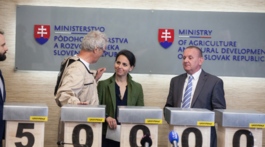 Petíciu proti pesticídom odovzdali Matečnej v úľoch