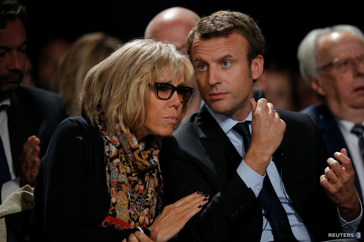 Emmanuel Macron považuje manželku Brigitte za...