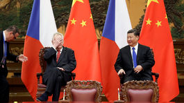 Disident si nekladie servítku pred ústa: Zeman bol v Pekingu horší ako prostitútka 