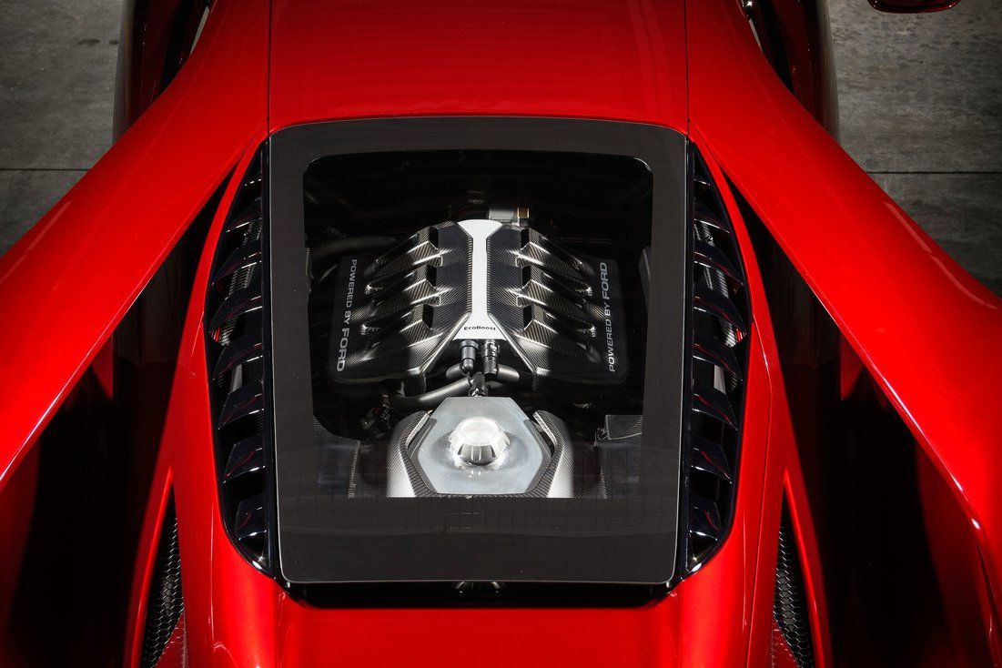 Centrálne umiestnený 6-valec EcoBoost s...