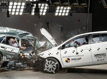 ANCAP - Corolla vs. Auris