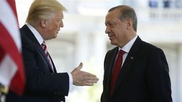 Erdogan a Trump sa dohodli na pokračovaní spolupráce v Sýrii