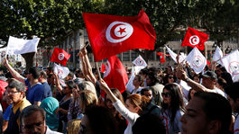 Parlament v Tunisku prijal sporný zákon, ktorý omilostí ľudí spojených s korupciou