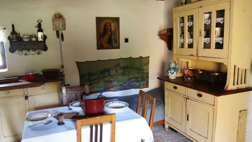 Obytná kuchyňa bohatšieho sedliaka z Provodova...