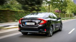 Honda Civic Sedan 2017 EU verze nova sada 04 800 600