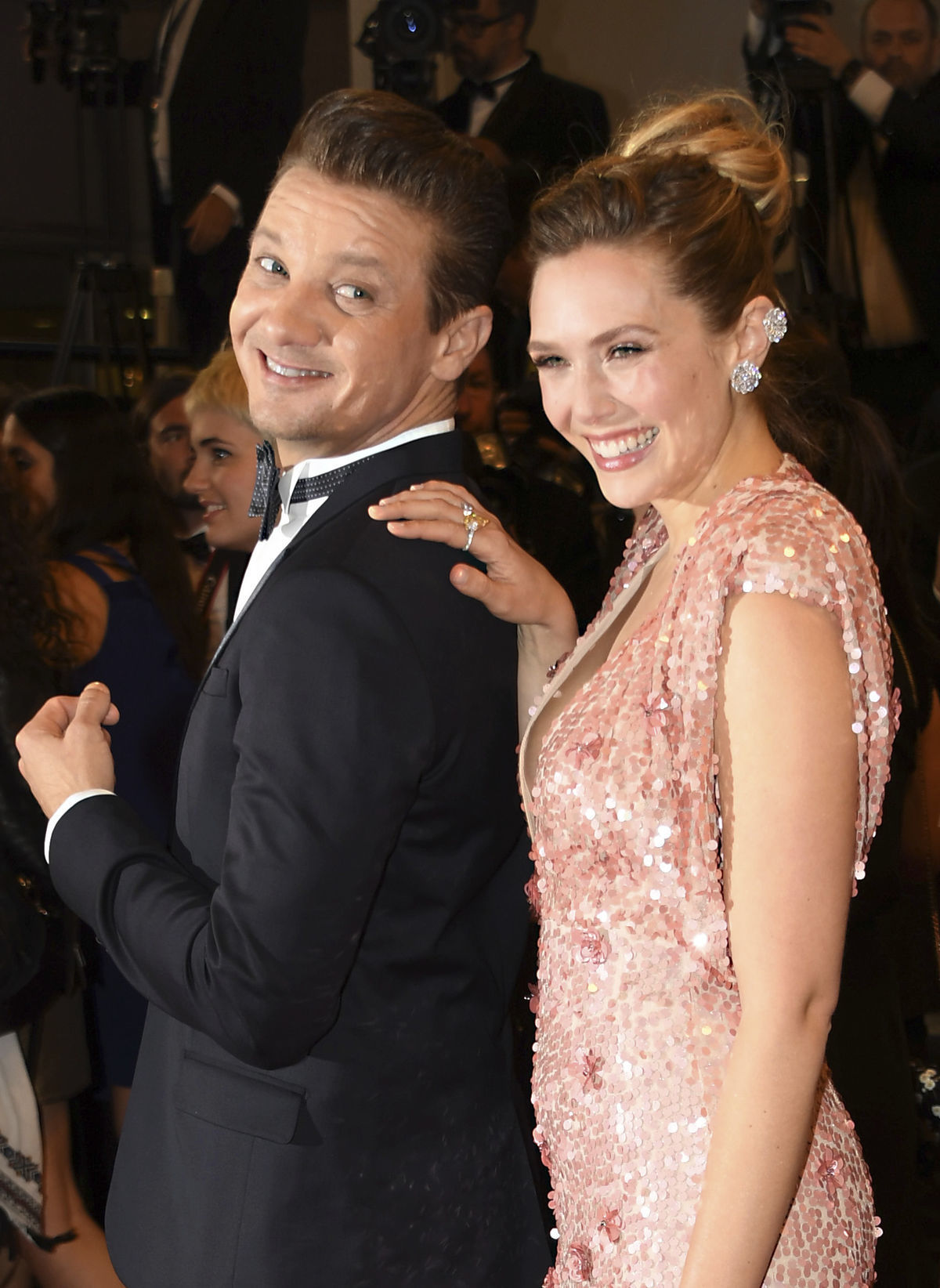 Herci Jeremy Renner a Elizabeth Olsen spoločne...