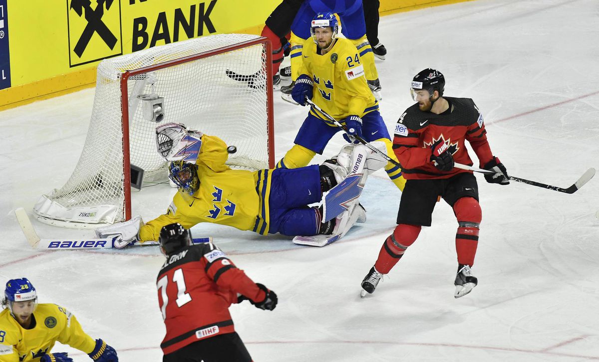 Kráľ Henrik. Švédsky brankár Henrik Lundqvist...