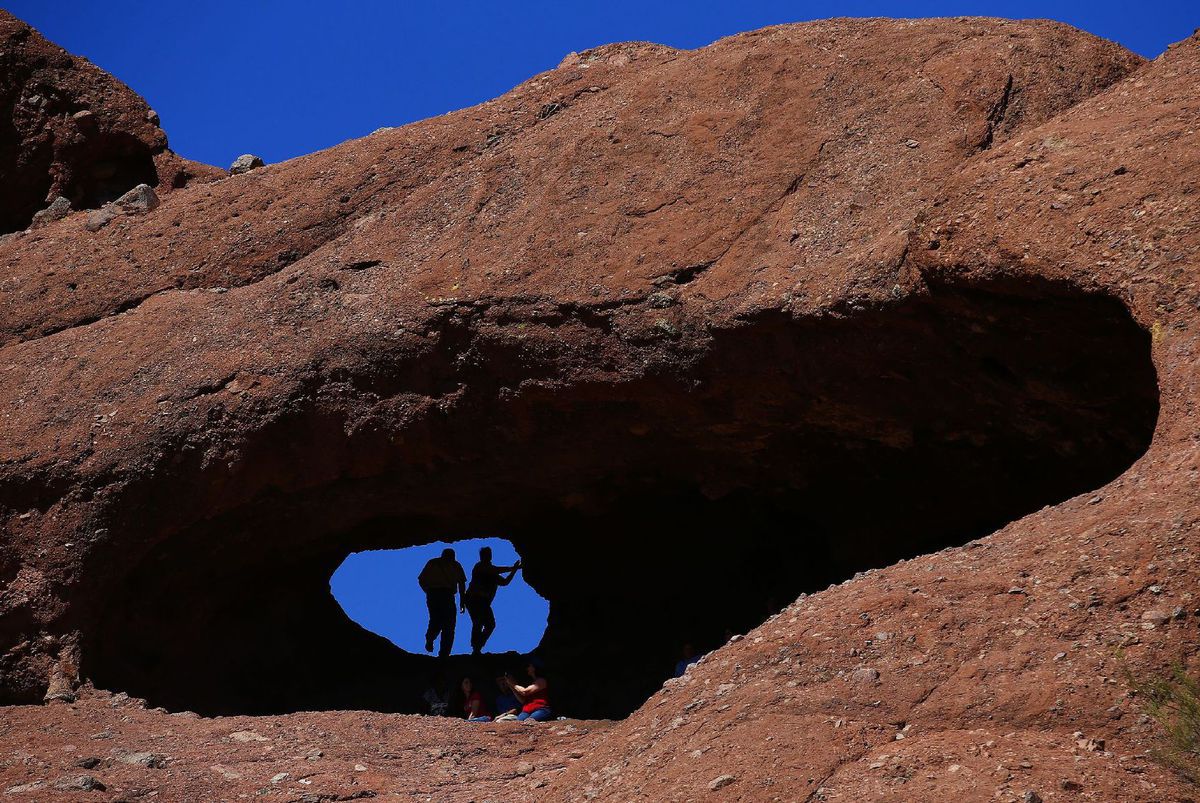 Arizona, jaskyňa, skala, diera, otvor, turistika, turisti, hory,