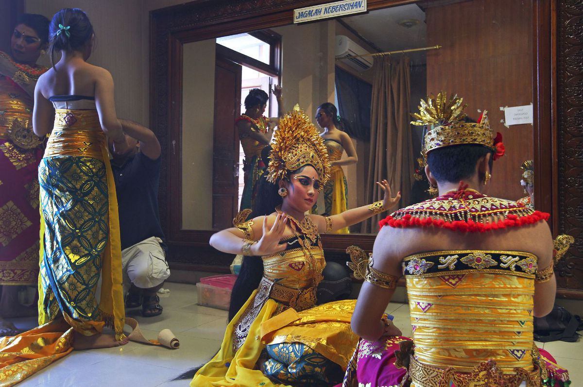 Indonézia, Bali, tanec, tanečníčky, tanečnice