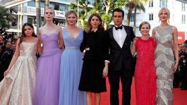 Režisérka Sofia Coppola (v strede) a hercami - Kirsten Dunst, Nicole Kidman, Elle Fanning, Colin Farrell, Angourie Rice, Addison Riecke.