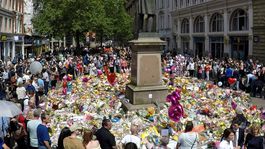 Útok v Manchestri: Abedi útočil z pomsty. Skupina mladíkov ubodala jeho kamaráta