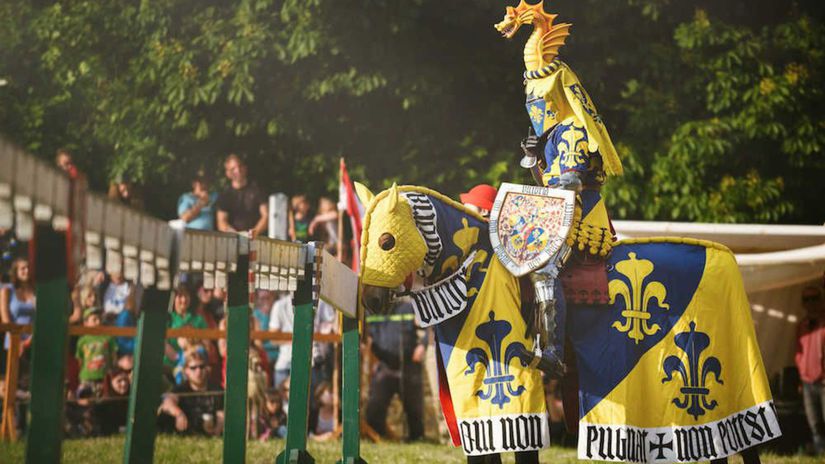Hlavnou témou festivalu sú kone a zlatým...