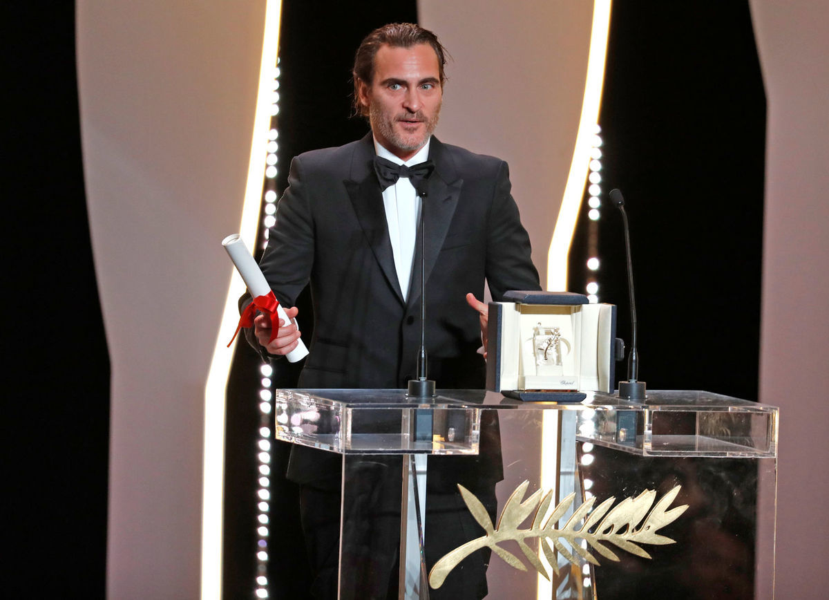 Joaquin Phoenix - najlepší herec, cenu mu...