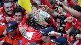 Double pre Ferrari! V Monaku sa tešil Vettel, Hamilton bol v cieli až siedmy