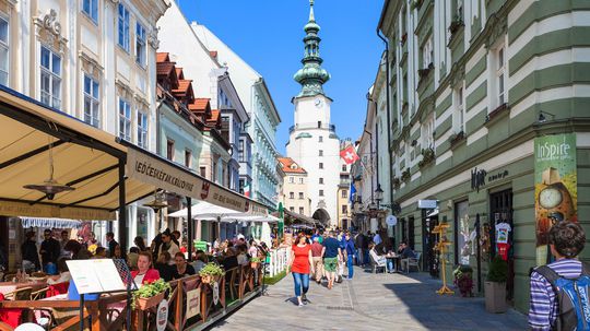 Bratislava s okolím je štvrtý najrozvinutejší región EÚ
