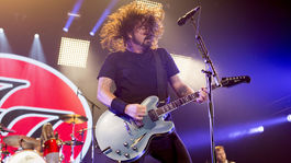 Foo Fighters vraj rušili nočný pokoj. Vypli im preto zvuk