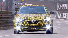 Renault Mégane R.S.:  Francúzsky hothatch sklamal. Ukázal sa opäť v maskáčoch