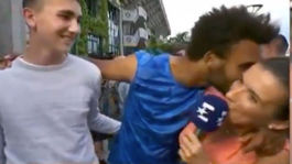 Hamou bozkom útočil na reportérku, tvrdia političky. Odobrali mu akreditáciu 