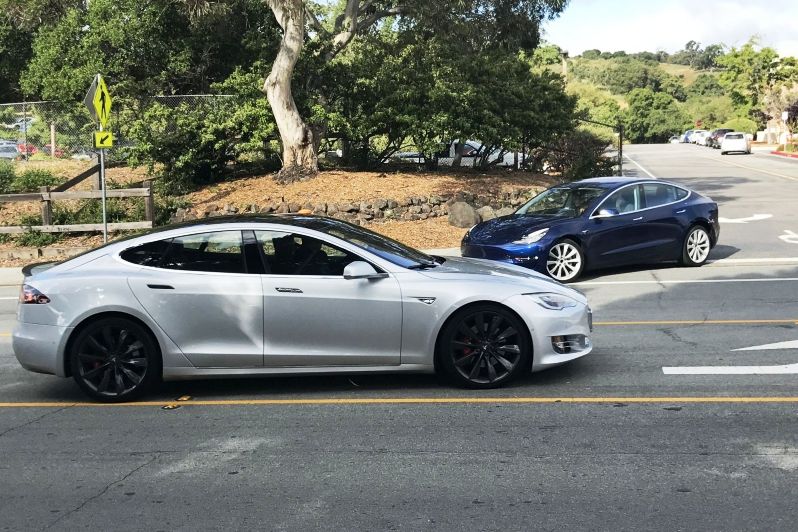 Nová Tesla Model 3 bude mať na dĺžku 4,7 metra...