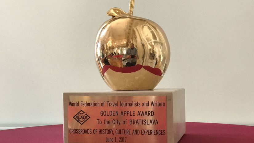Bratislava, Golden Apple, Zlaté jablko, cena
