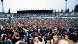 Zápas sa ešte neskončil a na lavičke Slovana búchalo šampanské