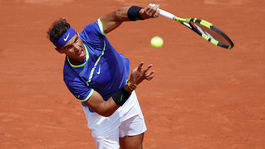 Nadal 11. raz do štvrťfinále v Paríži, v utorok na seba narazia Djokovič a Thiem