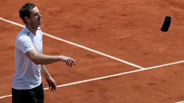 Murray postúpil cez Chačanova do štvrťfinále proti Nišikorimu