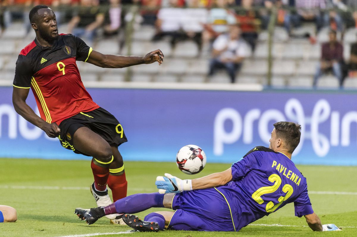 Belgický útočník Romelu Lukaku pred českým...