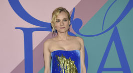 Herečka Diane Kruger sa objavila v šatách Monse. 