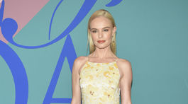 Herečka Kate Bosworth v šatách Brock Collection. 