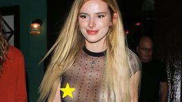 Fakt takto vyšla do ulíc? Detská hviezdička naostro a bolo vidieť... všetko!