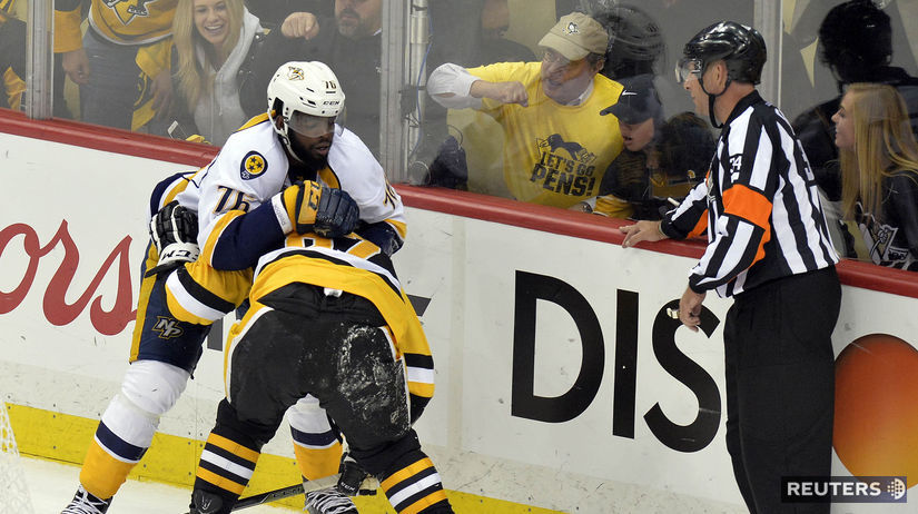 P.K. Subban v súboji so Sidneym Crosbym.