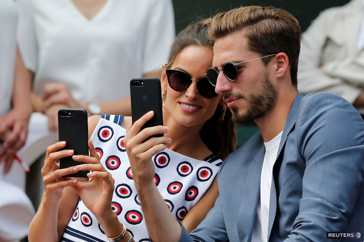 Kevin Trapp a Izabel Goulart počas mužského...