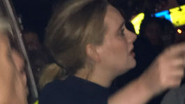 Neskutočná Adele! Hviezda prišla na miesto požiaru a chlácholila ľudí
