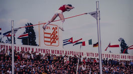 Míting P-T-S prežil svoju smrť a z már zamieril k nebesám