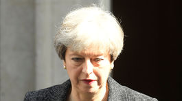 Mayová uistila občanov EÚ žijúcich v Británii, že po brexite budú môcť v krajine zostať