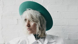 Slovenka Zuzana Smatanová boduje v Británii s klobúkmi