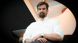 Učiteľ stratil exkluzivitu. No je garantom pravdy