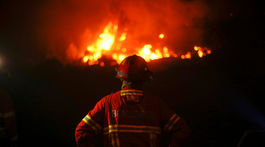 Sicílski dobrovoľní hasiči sú podozriví, že ohne sami zakladali