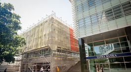 Nesrovnal kritizuje 'stavebné pomníky' podnikateľa